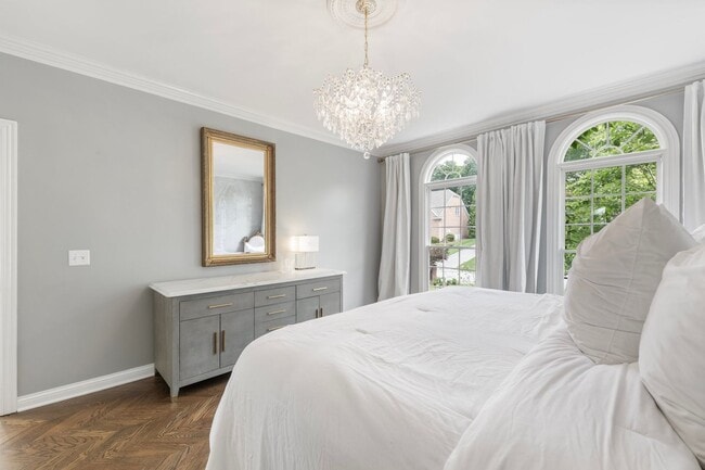 Building Photo - Luxury Furnished Home