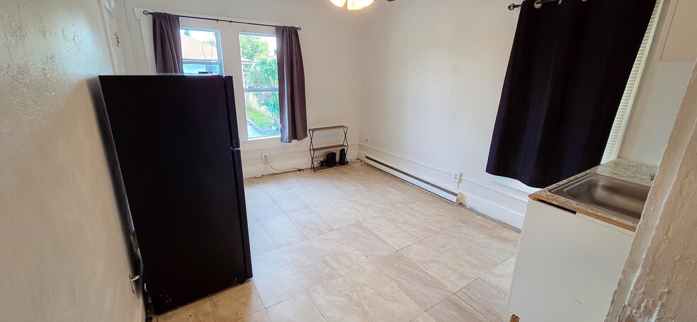 Building Photo - 306 Taylor Ave