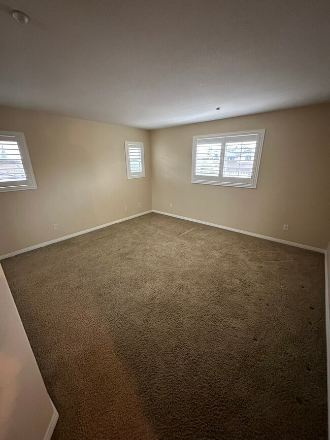 Building Photo - 16275 Summerset Street