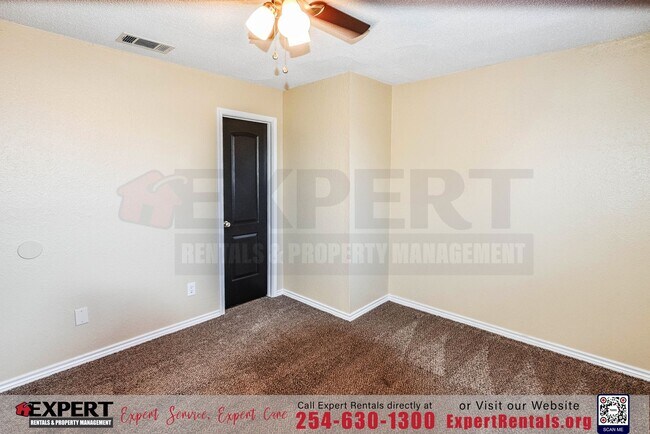 Building Photo - 1233 Royal Crest Dr
