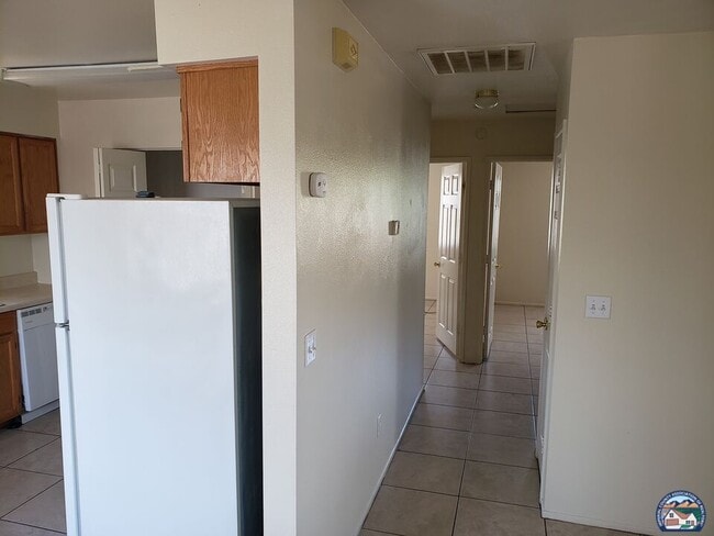 Building Photo - 638 N 3rd St