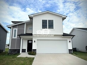 Building Photo - 15231 Deerview Dr