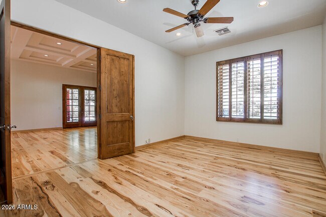 Building Photo - 6526 E Exeter Blvd