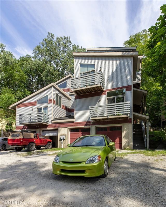 Building Photo - 1556B Jones Dr-#1