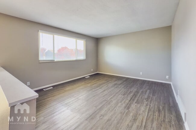 Building Photo - 4756 W 5865 S