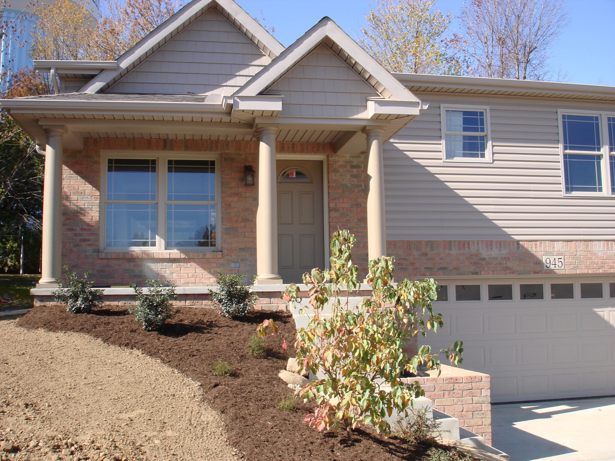 Building Photo - 960 Sautter Dr