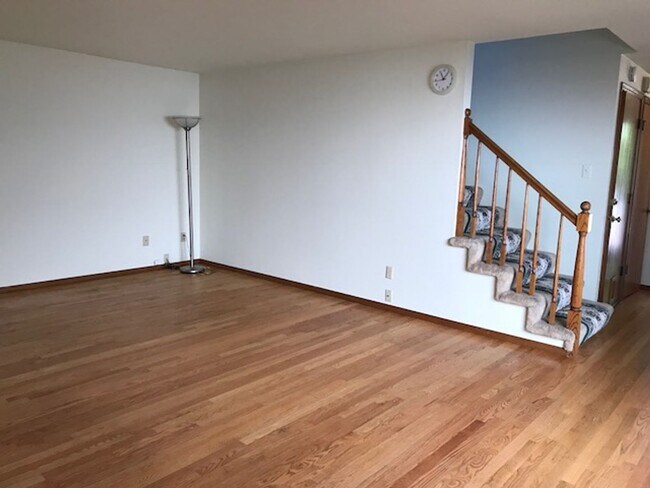 Building Photo - 1151804