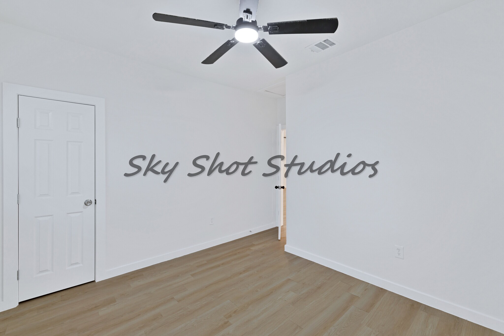 Building Photo - 326 W Rainey St