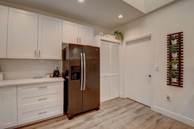 Building Photo - 9892 Summerbrook Terrace