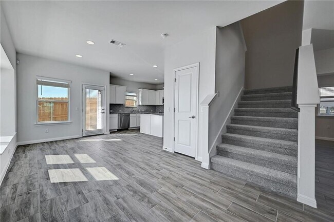 Building Photo - 9701 Grapevine Leaf Dr
