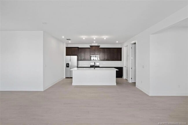 Building Photo - 823 SW Pr Ave