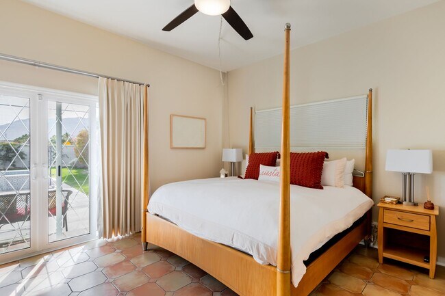 Building Photo - Movie Colony Oasis - Peaceful, Walk to Downtown (Monthly Only - No Long Term)
