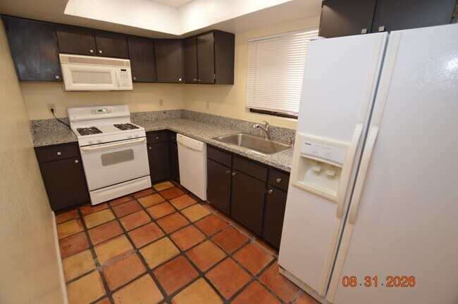 Building Photo - 5265 Child Ct