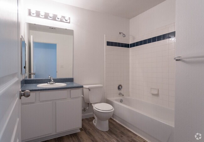 4BR, 2BA - 1,380 SF - Plainview Vistas Apartments