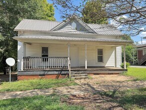 Building Photo - Statesville HWY 70 - 2BD/ 1 BA