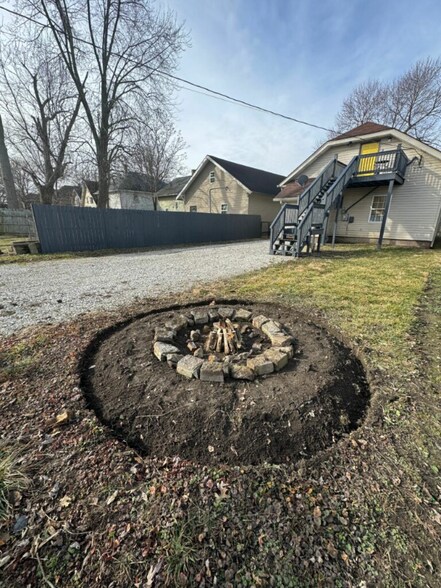 Building Photo - 1221 N Dearborn St