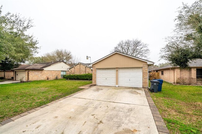 Building Photo - 1815 Ripple Creek Dr