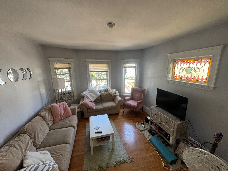 Building Photo - 127 Walnut St