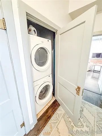 Building Photo - 206 S 2nd St