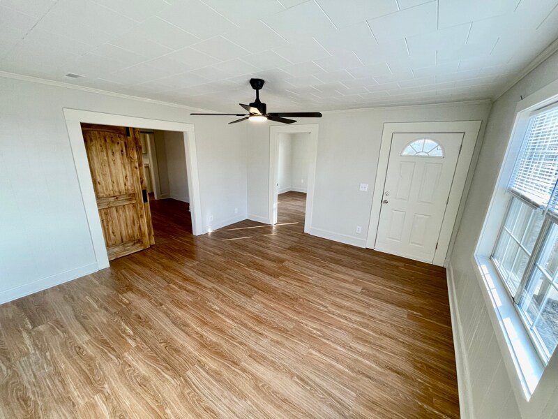 Building Photo - 1601 Levee Rd