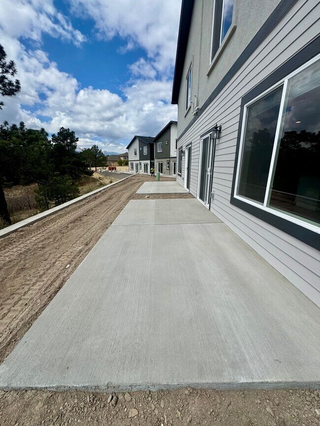 Building Photo - New Construction 3 Bedroom Townhome in University Park