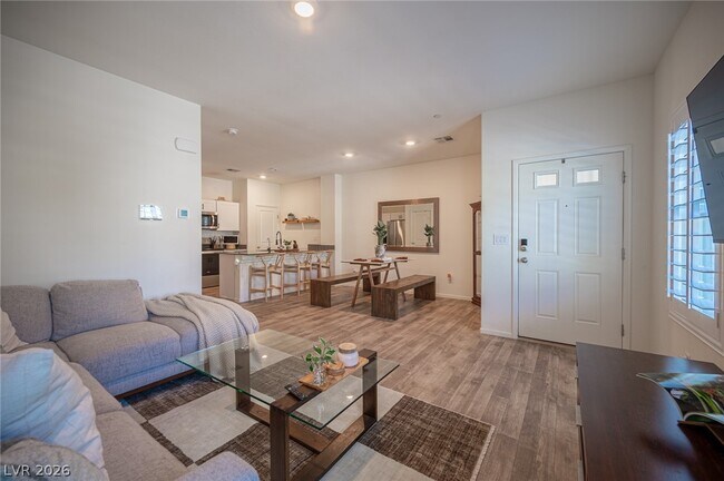 Building Photo - 530 Gloster Ave