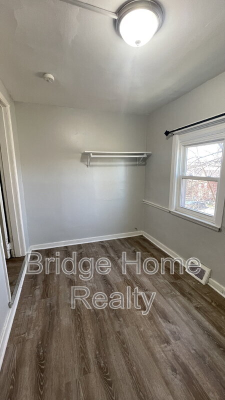 Building Photo - 226 Lobinger Ave