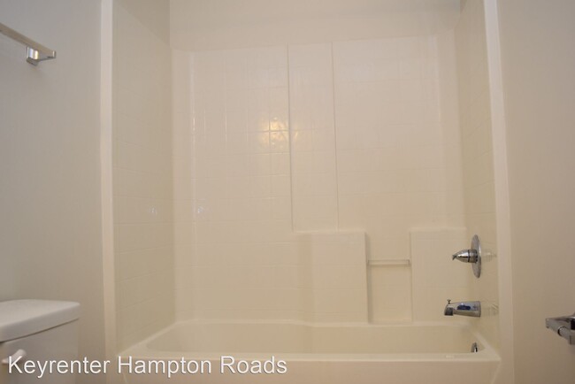 Building Photo - 4 br, 3.5 bath House - 1459 W 43rd Street