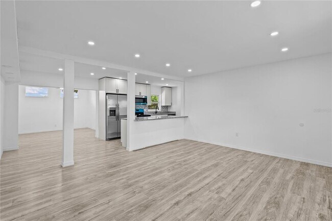 Building Photo - 1435 Eden Dr