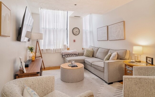 Building Photo - 188 North St