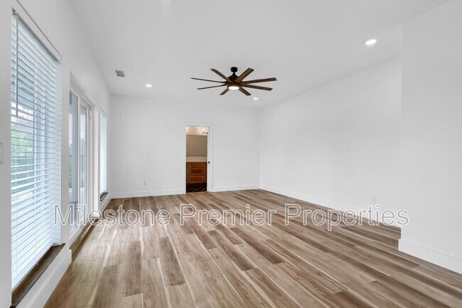 Building Photo - 440 Bentwood Dr