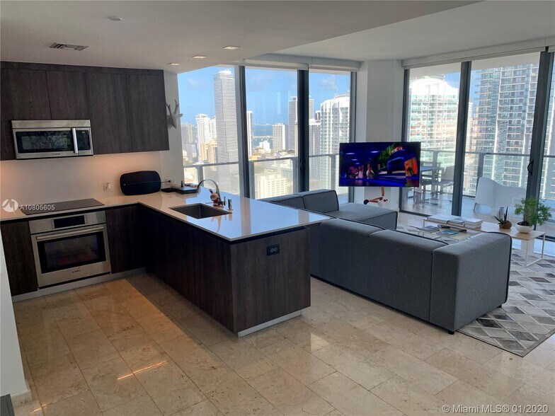 Building Photo - 88 SW 7th St