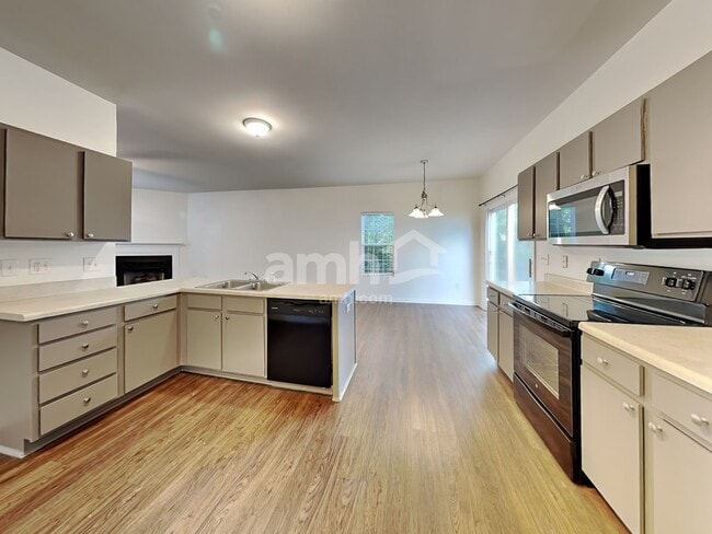 Building Photo - 704 Marjam Ln