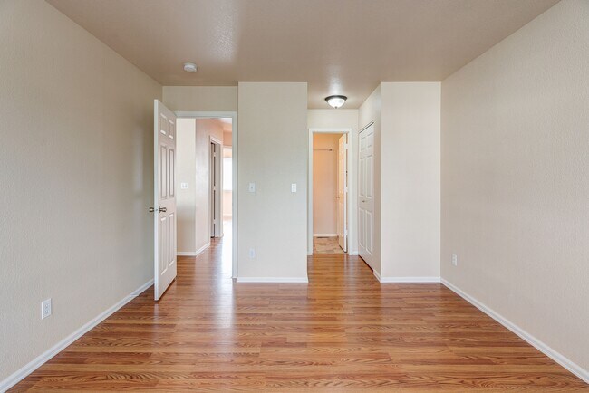 Building Photo - 1273 S Zeno Way