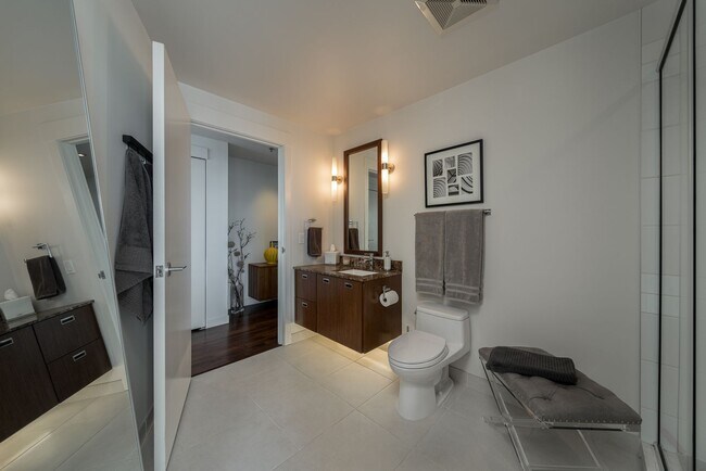 Building Photo - FULLY FURNISHED Waterfront Pearl Condo w/most utilities/2 parking spaces/most utilities