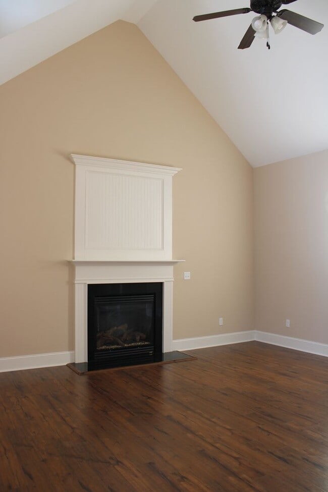 Building Photo - 3211 Walbrook Pl N