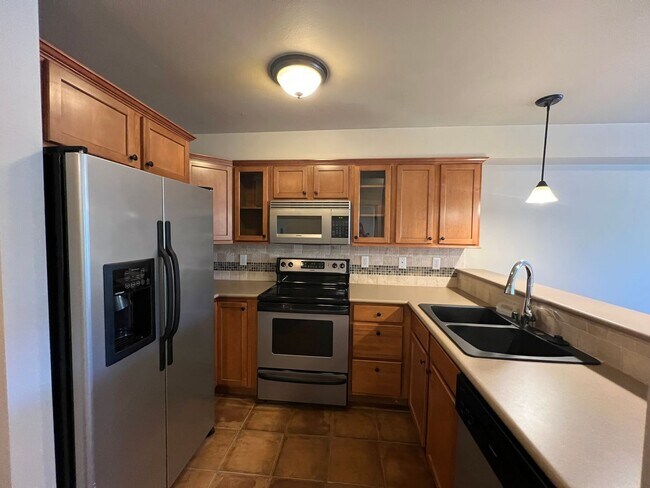 Building Photo - 1 Bedroom 1 Bath With Washer Dryer at Cypr...