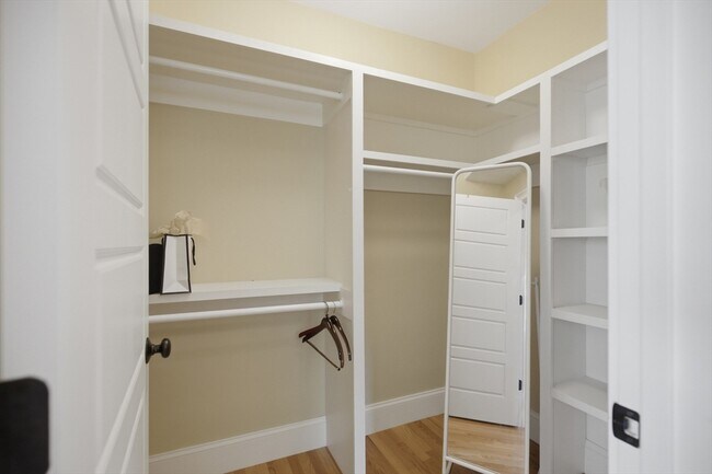 Building Photo - 149 A Bishop Allen Dr