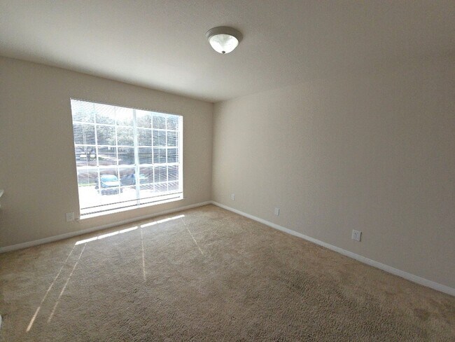 Building Photo - 2626 Holly Hall St