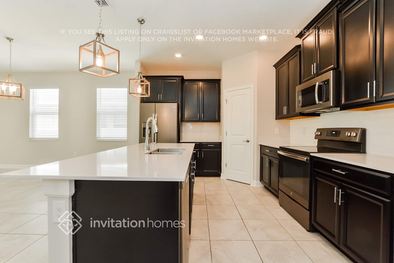 Building Photo - 4315 Seven Canyons Dr