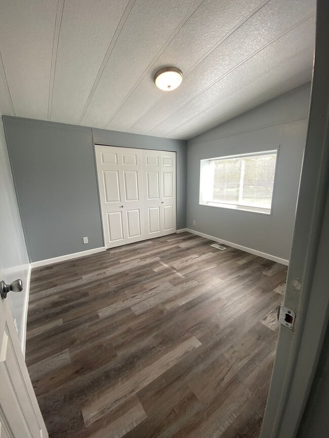 Building Photo - Updated 3 bedroom 2 bath home in Dallesport.