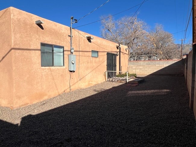 Building Photo - 8902 Aztec Rd NE