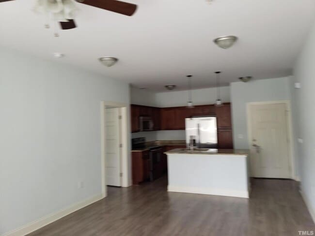 Building Photo - 4021 Blackstone Dr