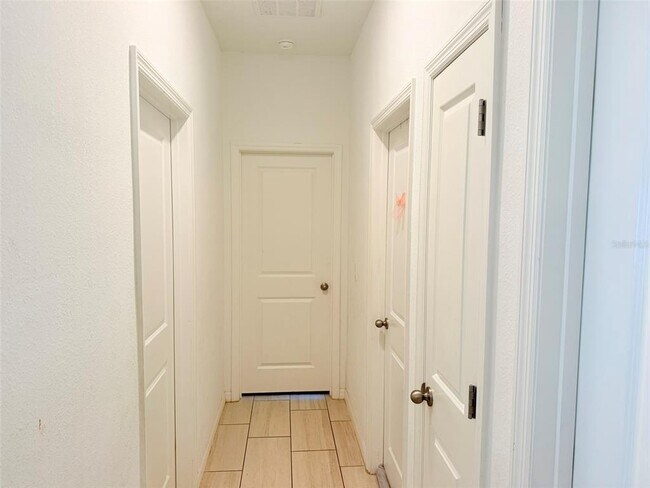 Building Photo - 11244 Linden Depot Rd