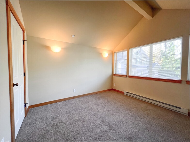 2 bedrooms on upper level - 115 Hall Brothers Loop