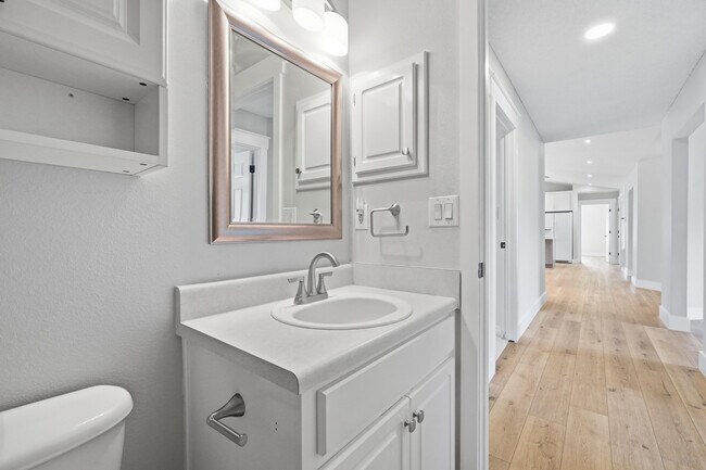 Building Photo - 4881 Traxx St