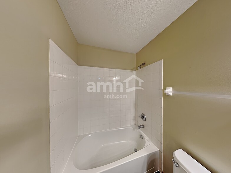 Building Photo - 1501 Scenic Valley Pl