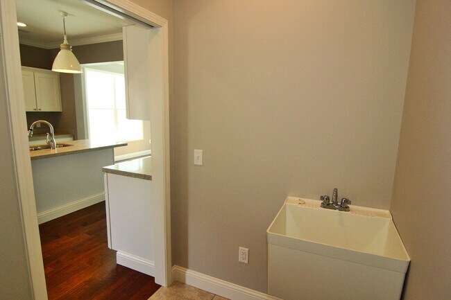 Building Photo - Beautiful Home in Walden Park