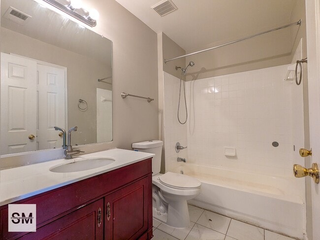 Building Photo - 711 Tola Ct