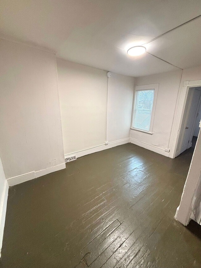 Building Photo - 513 Green St